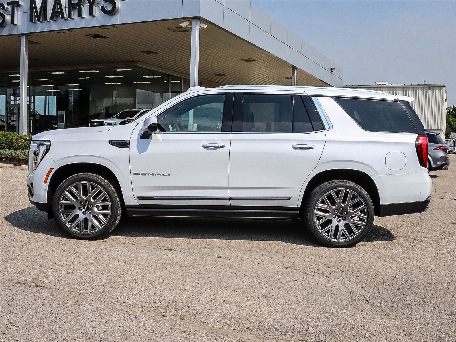2026 GMC Yukon DENALI ULTIMATE | 7 PASSENGER | ENHANCED TRAILERING PKG - Thumbnail 5