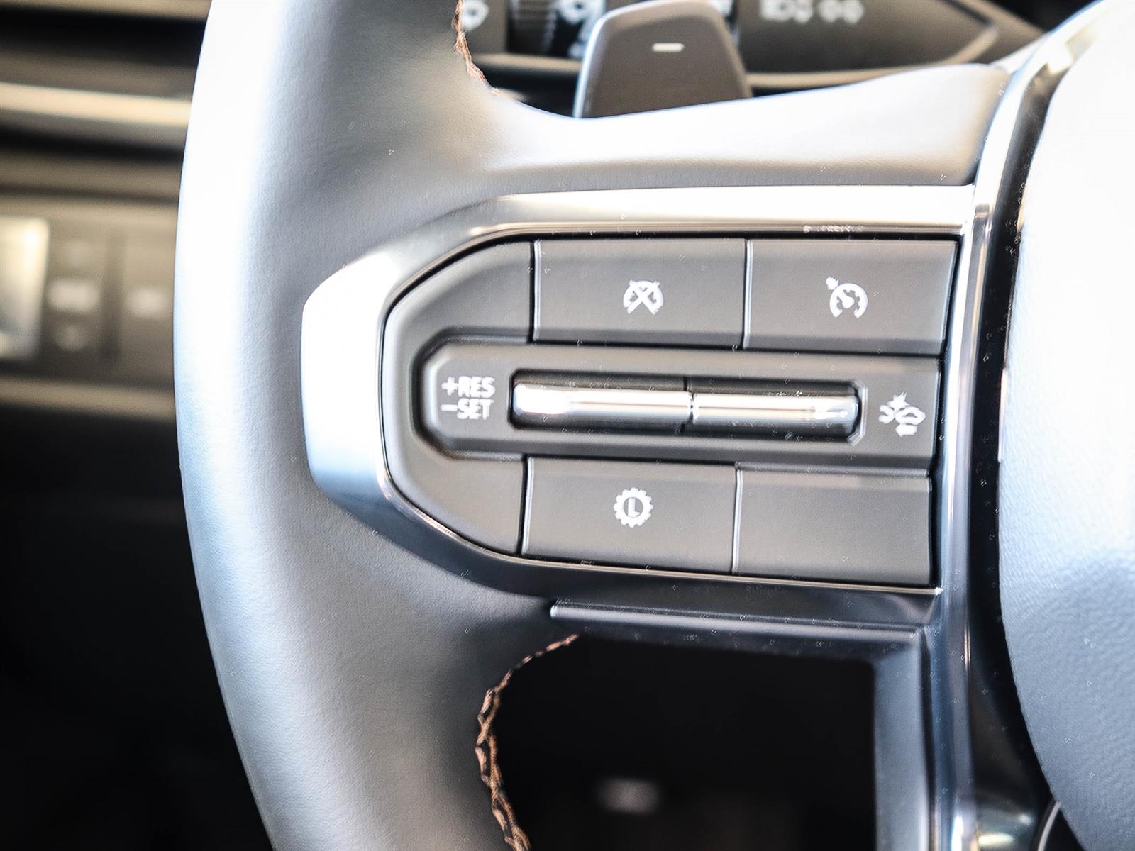 2026 GMC Acadia AT4 | PANO BLACK | 7 PASSENGER - Thumbnail 13
