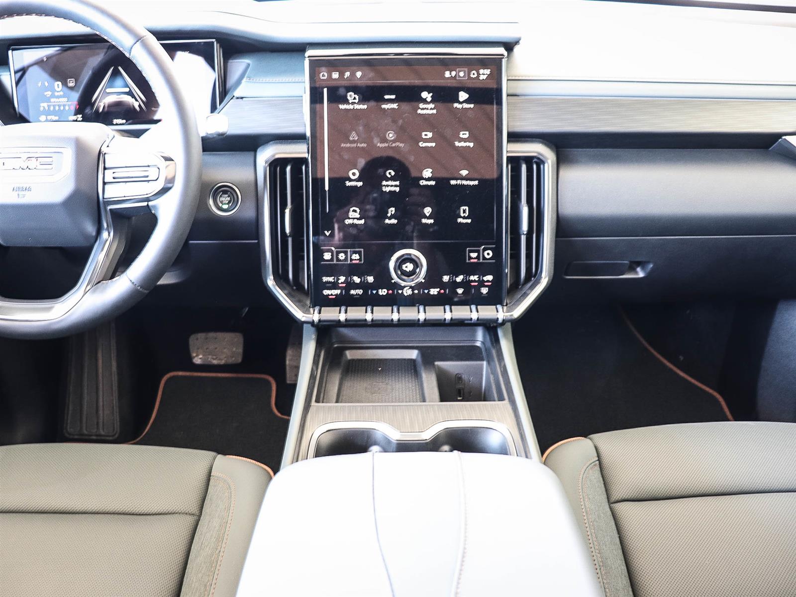 2026 GMC Acadia AT4 | PANO BLACK | 7 PASSENGER - Thumbnail 17