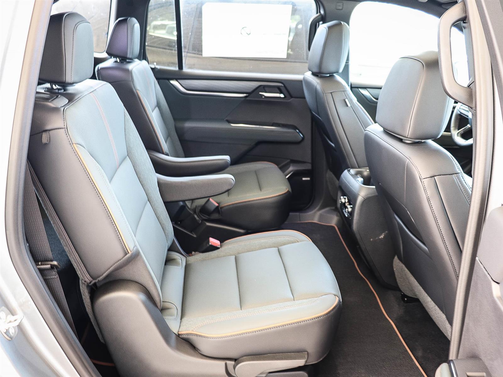 2026 GMC Acadia AT4 | PANO BLACK | 7 PASSENGER - Thumbnail 20