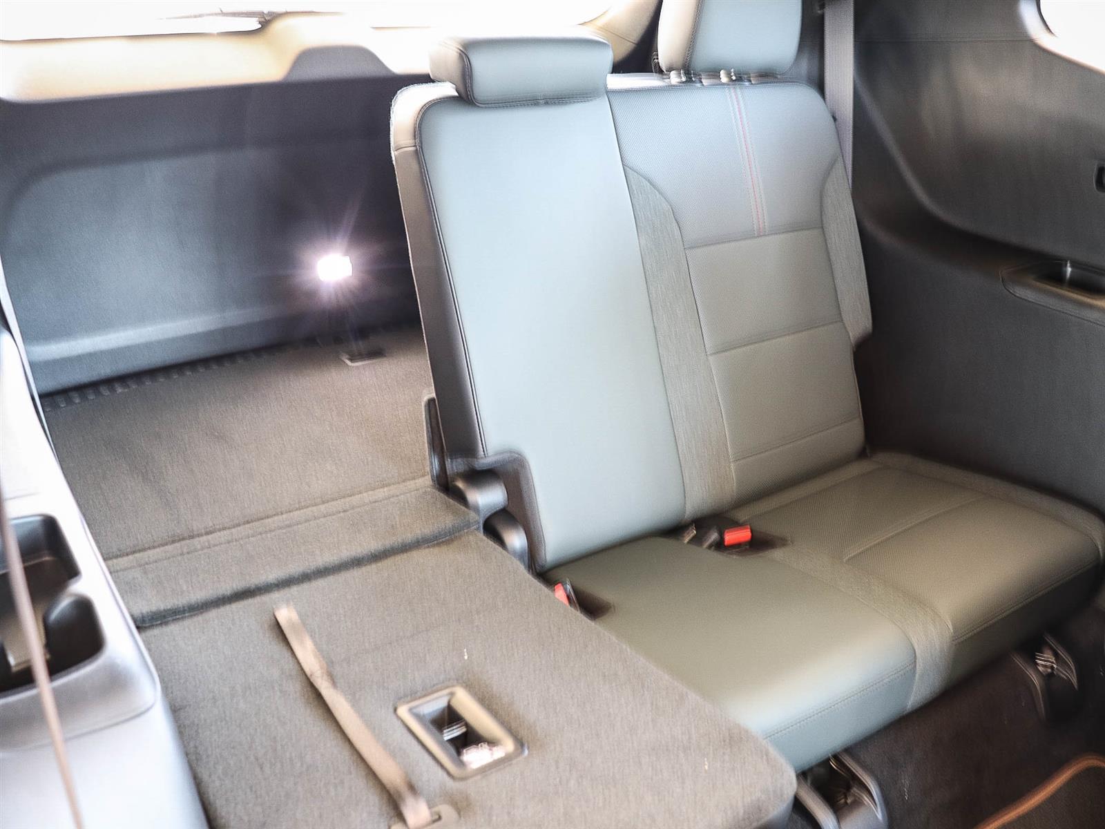 2026 GMC Acadia AT4 | PANO BLACK | 7 PASSENGER - Thumbnail 21