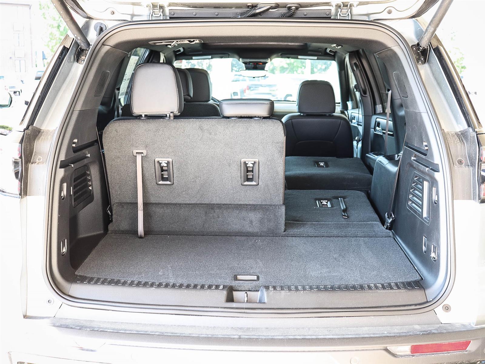 2026 GMC Acadia AT4 | PANO BLACK | 7 PASSENGER - Thumbnail 22