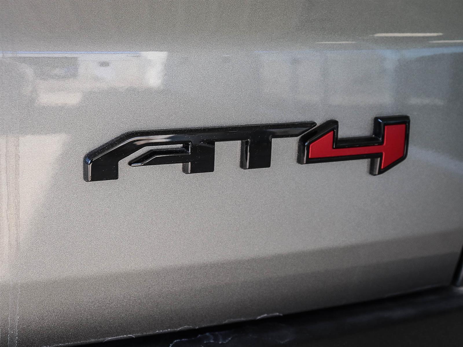 2026 GMC Acadia AT4 | PANO BLACK | 7 PASSENGER - Thumbnail 23
