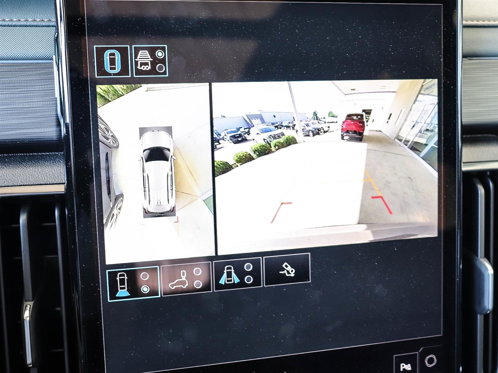 2026 GMC Acadia AT4 | PANO BLACK | 7 PASSENGER - Thumbnail 26