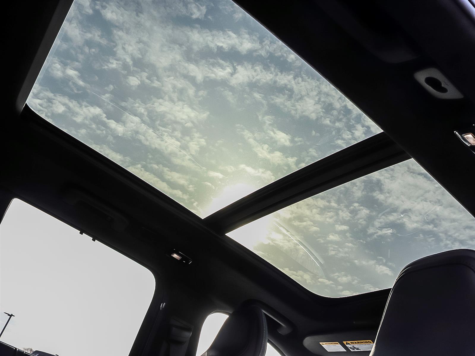 2024 Volvo XC90 ULTIMATE BRIGHT THEME | PANO ROOF | AWD - Thumbnail 20