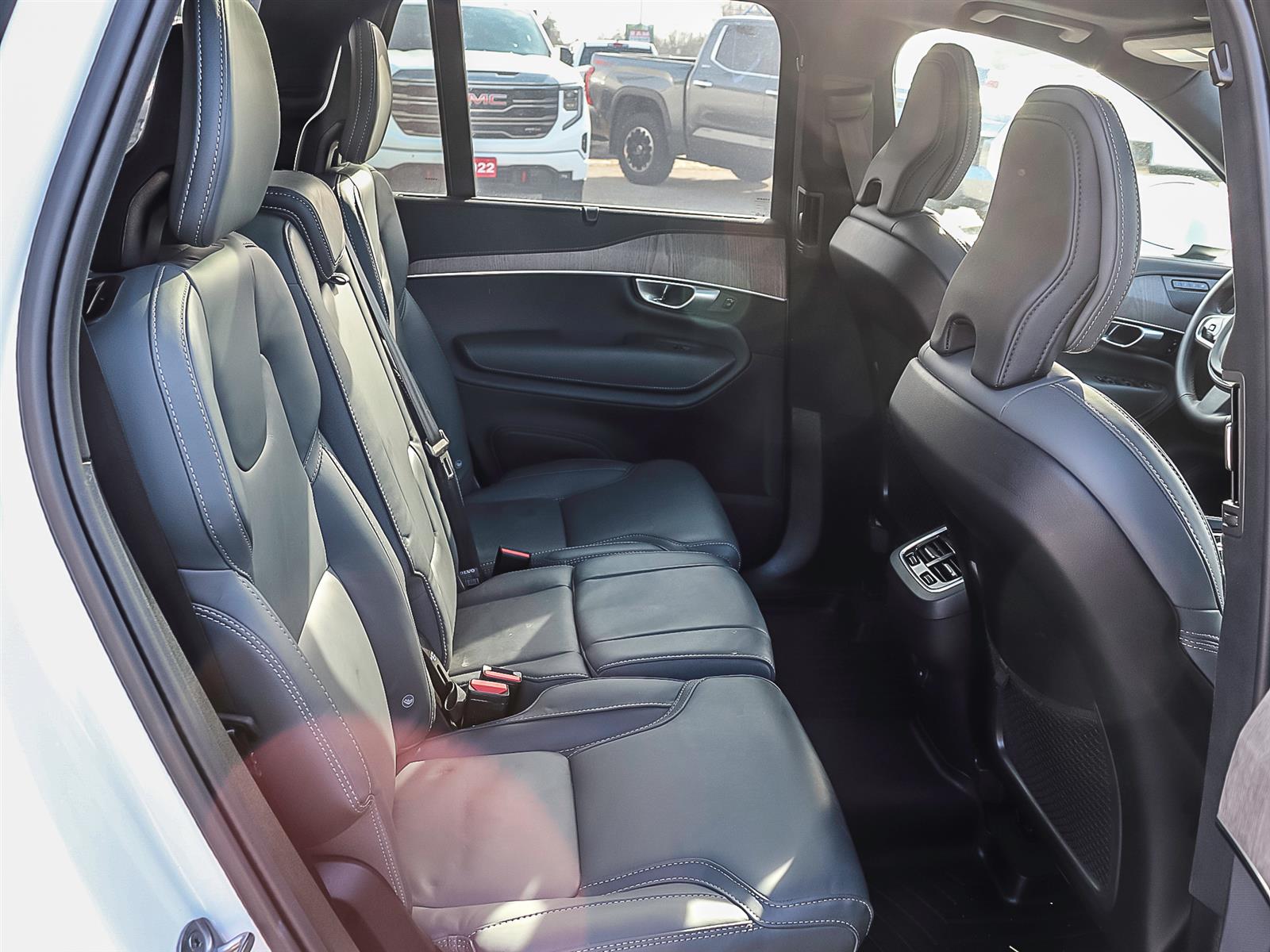 2024 Volvo XC90 ULTIMATE BRIGHT THEME | PANO ROOF | AWD - Thumbnail 21