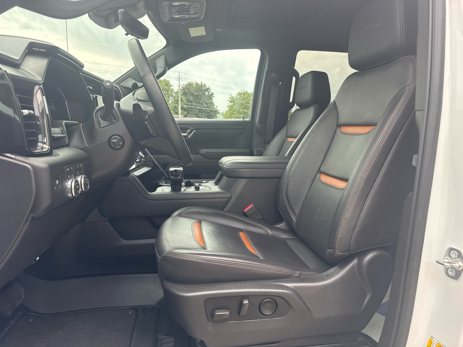 2026 GMC Sierra 1500 AT4 | SUNROOF | TECHNOLOGY PACKAGE - Thumbnail 12