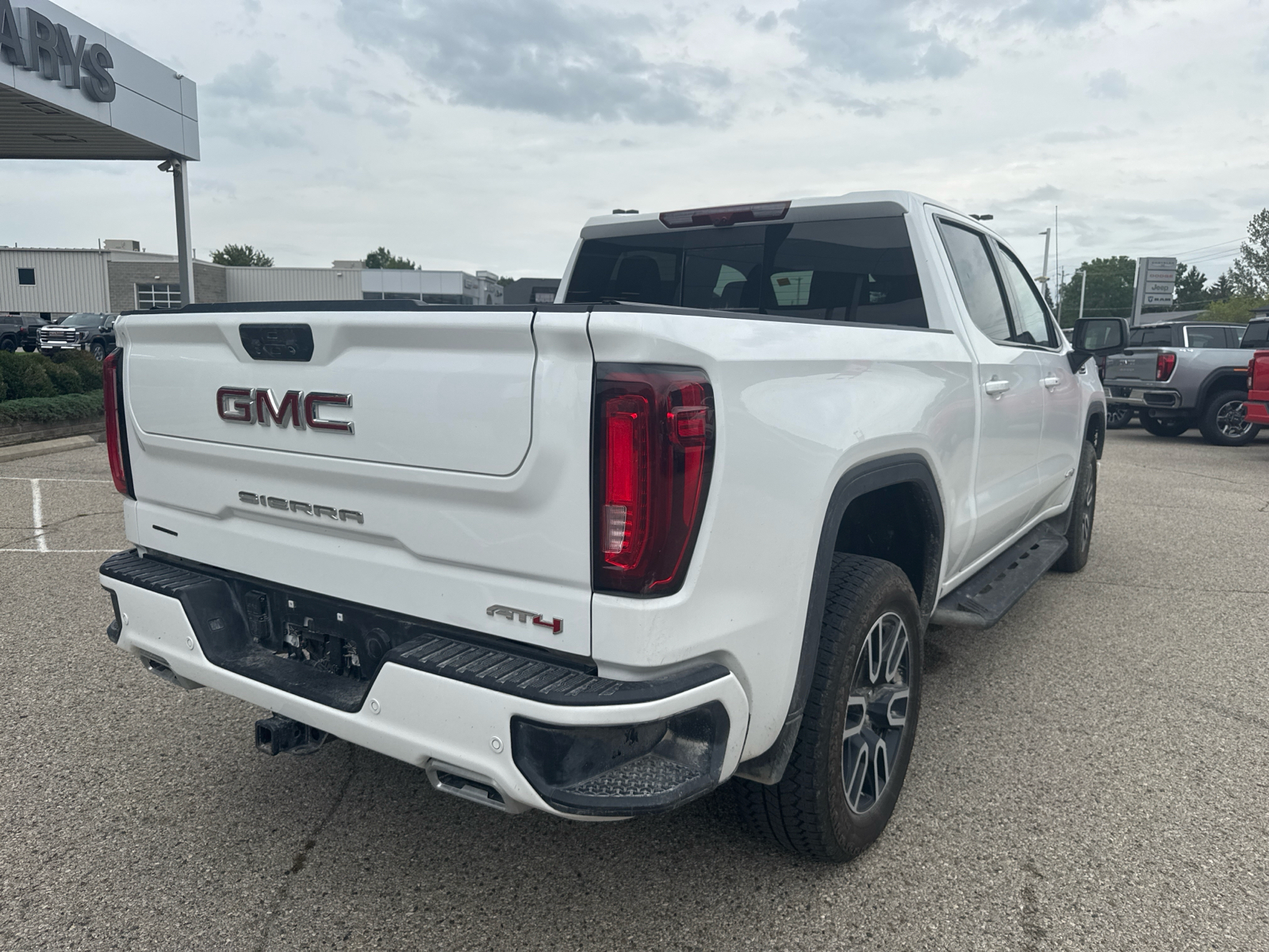 2026 GMC Sierra 1500 AT4 | SUNROOF | TECHNOLOGY PACKAGE - Thumbnail 3