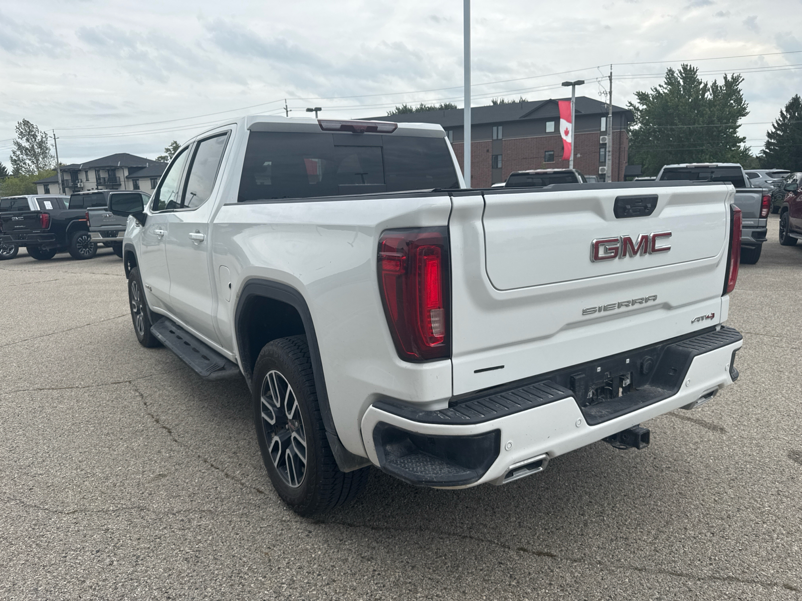 2026 GMC Sierra 1500 AT4 | SUNROOF | TECHNOLOGY PACKAGE - Thumbnail 5