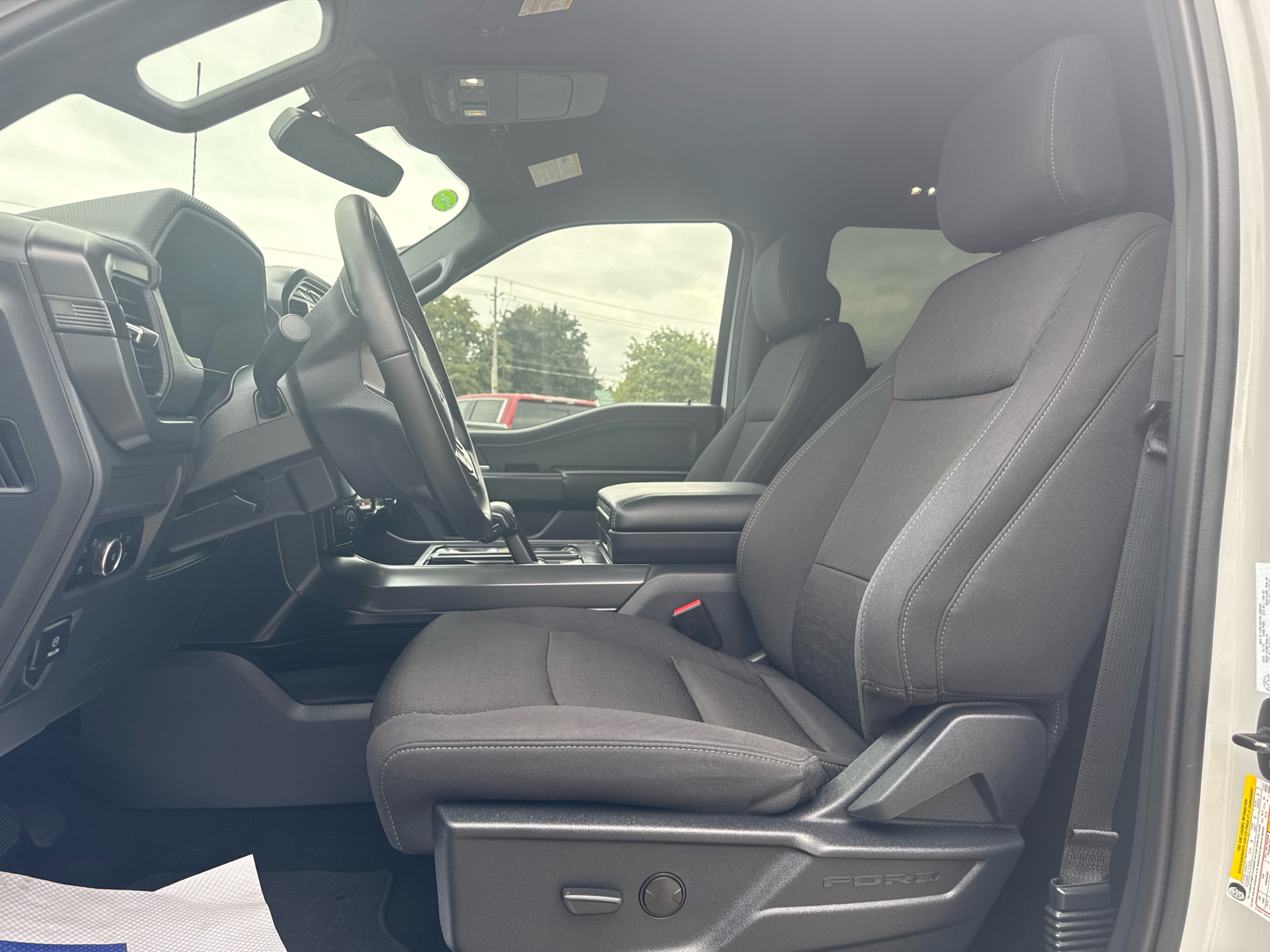2024 Ford F-150 XLT | FULL HYBRID | HEATED SEATS & WHEEL - Thumbnail 12