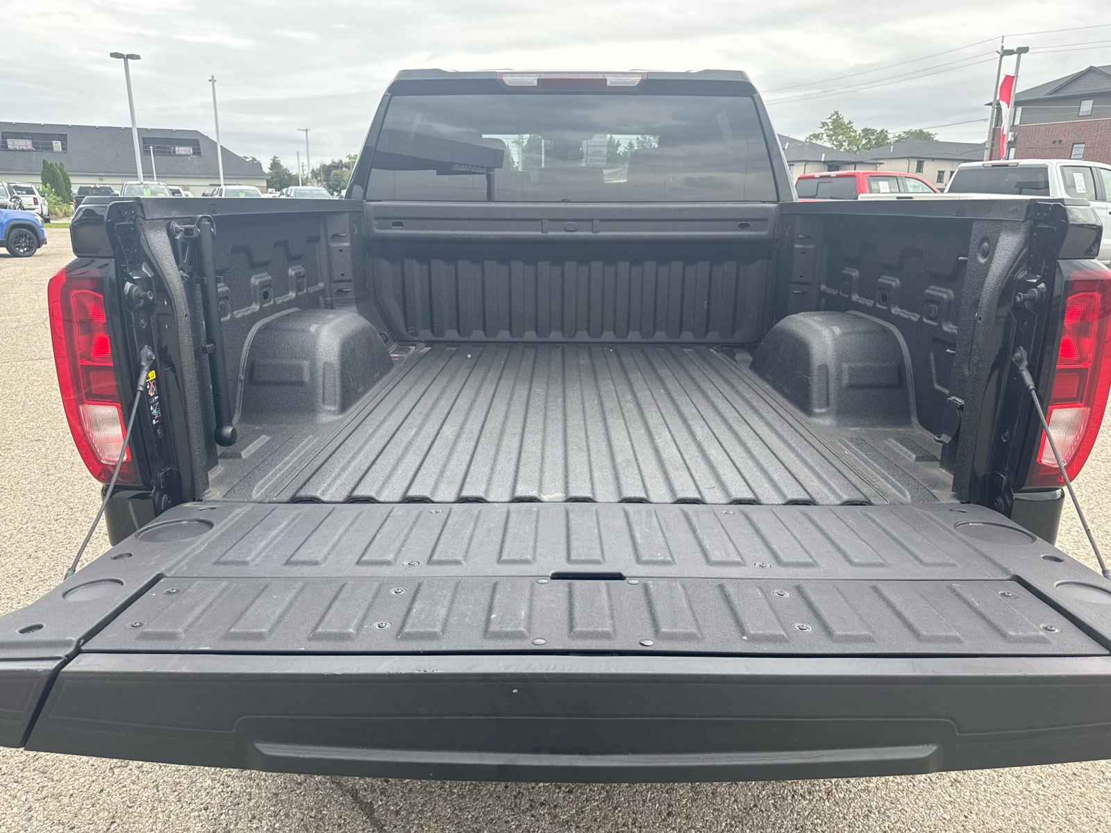 2023 GMC Sierra 1500 ELEVATION | APPLE CARPLAY | HEATED SEATS & WHEEL - Thumbnail 10