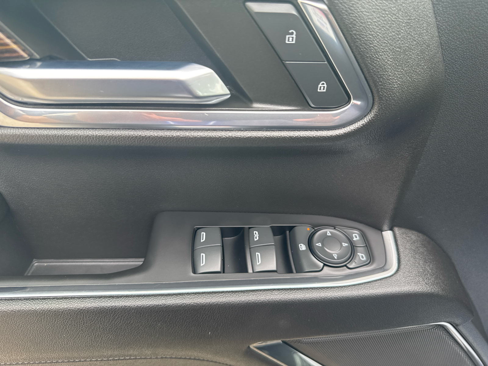 2023 GMC Sierra 1500 ELEVATION | APPLE CARPLAY | HEATED SEATS & WHEEL - Thumbnail 13