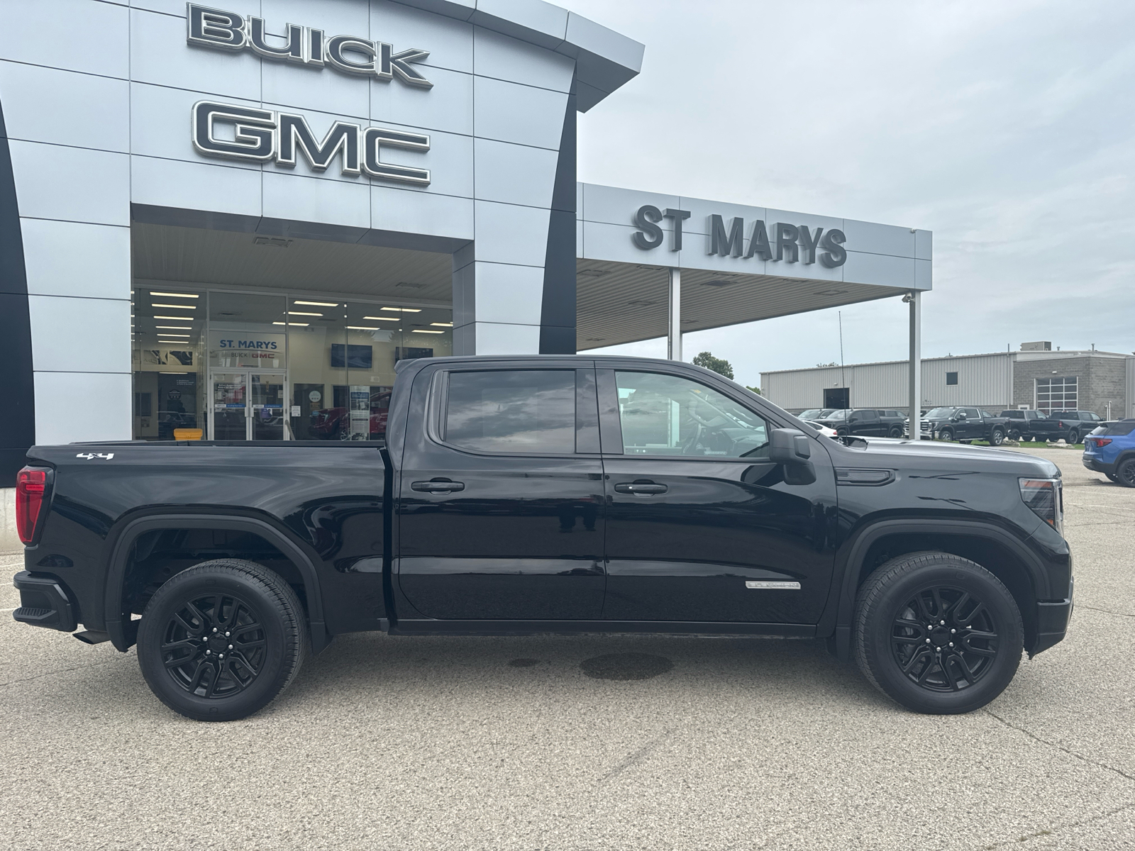 2023 GMC Sierra 1500 ELEVATION | APPLE CARPLAY | HEATED SEATS & WHEEL - Thumbnail 2