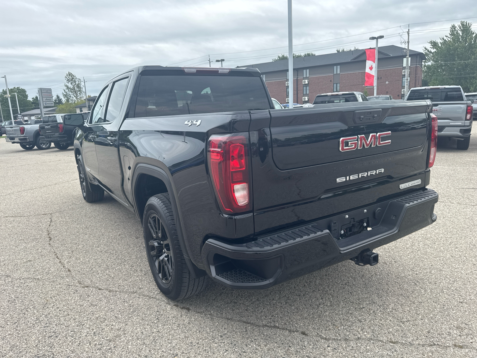 2023 GMC Sierra 1500 ELEVATION | APPLE CARPLAY | HEATED SEATS & WHEEL - Thumbnail 5