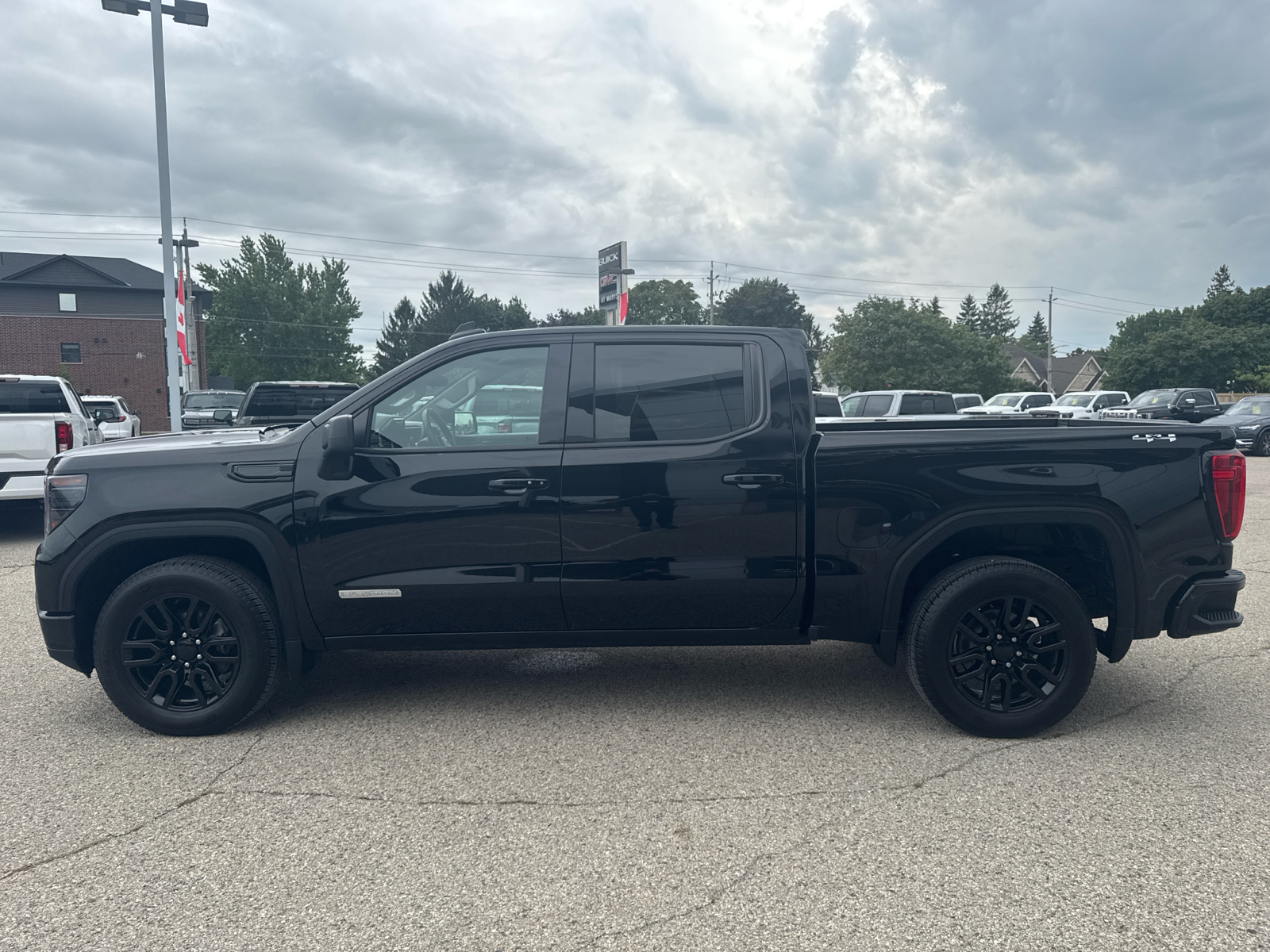 2023 GMC Sierra 1500 ELEVATION | APPLE CARPLAY | HEATED SEATS & WHEEL - Thumbnail 6