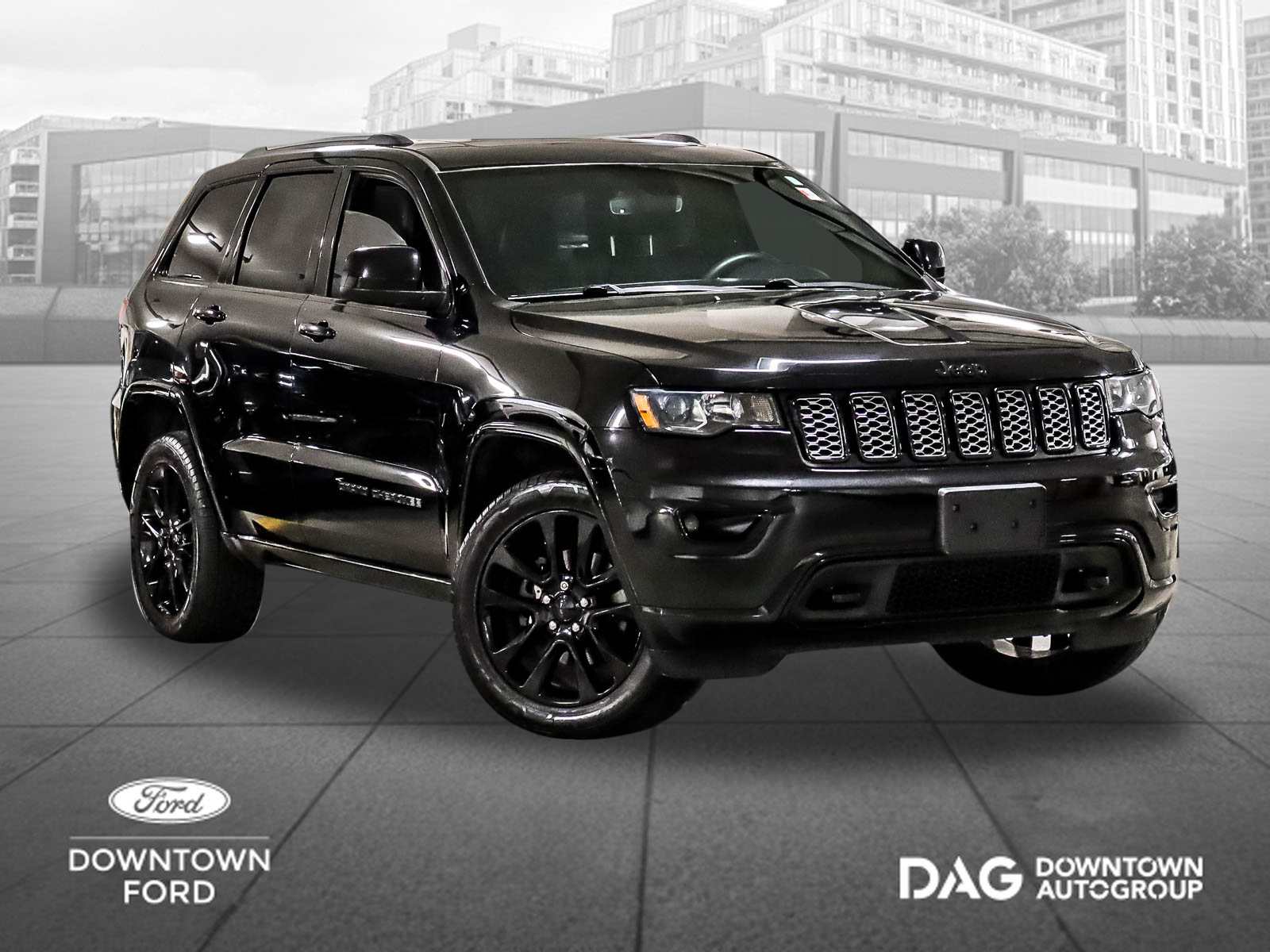 2019 Jeep Grand Cherokee Laredo - Main View