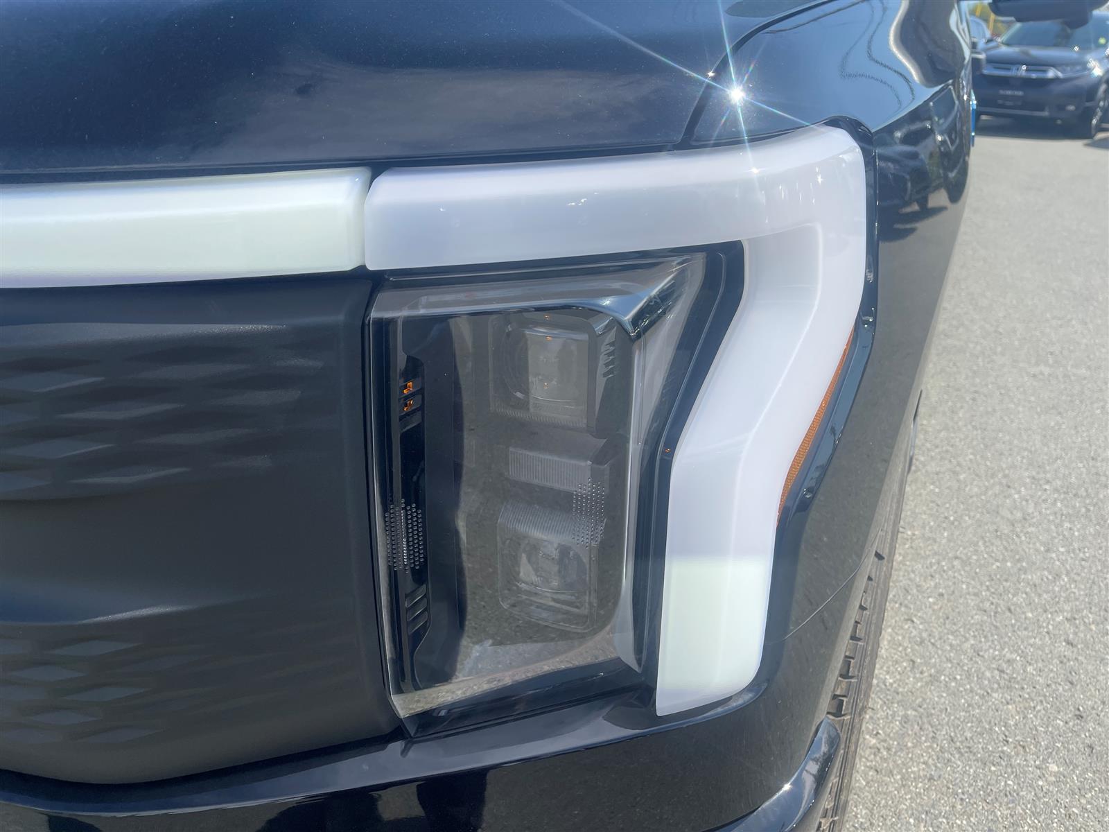 2025 Ford F-150 Lightning XLT 98 KWH Std Battery SuperCrew - Thumbnail 11