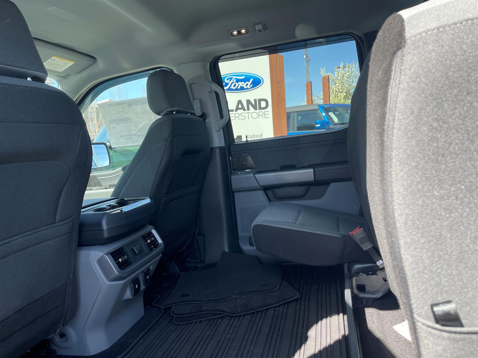 2025 Ford F-150 Lightning XLT 98 KWH Std Battery SuperCrew - Thumbnail 22