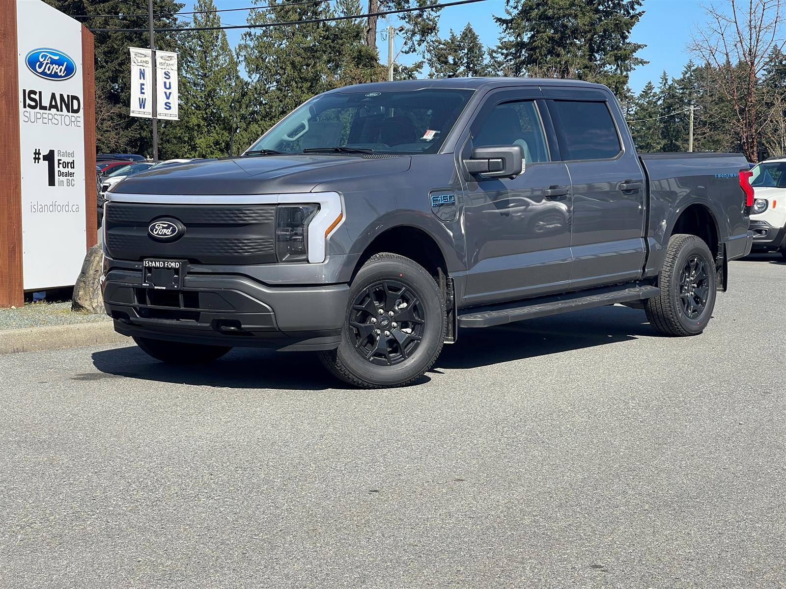 2025 Ford F-150 Lightning XLT 98 KWH Std Battery SuperCrew - Thumbnail 28