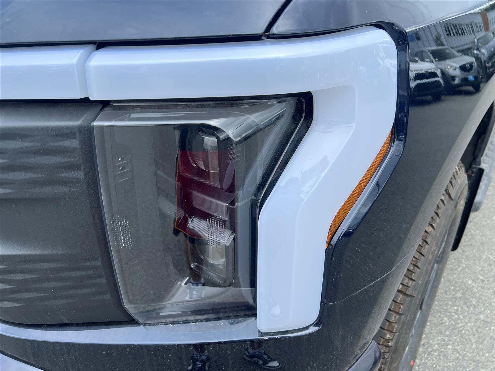 2025 Ford F-150 Lightning XLT 98 KWH Std Battery SuperCrew - Thumbnail 11