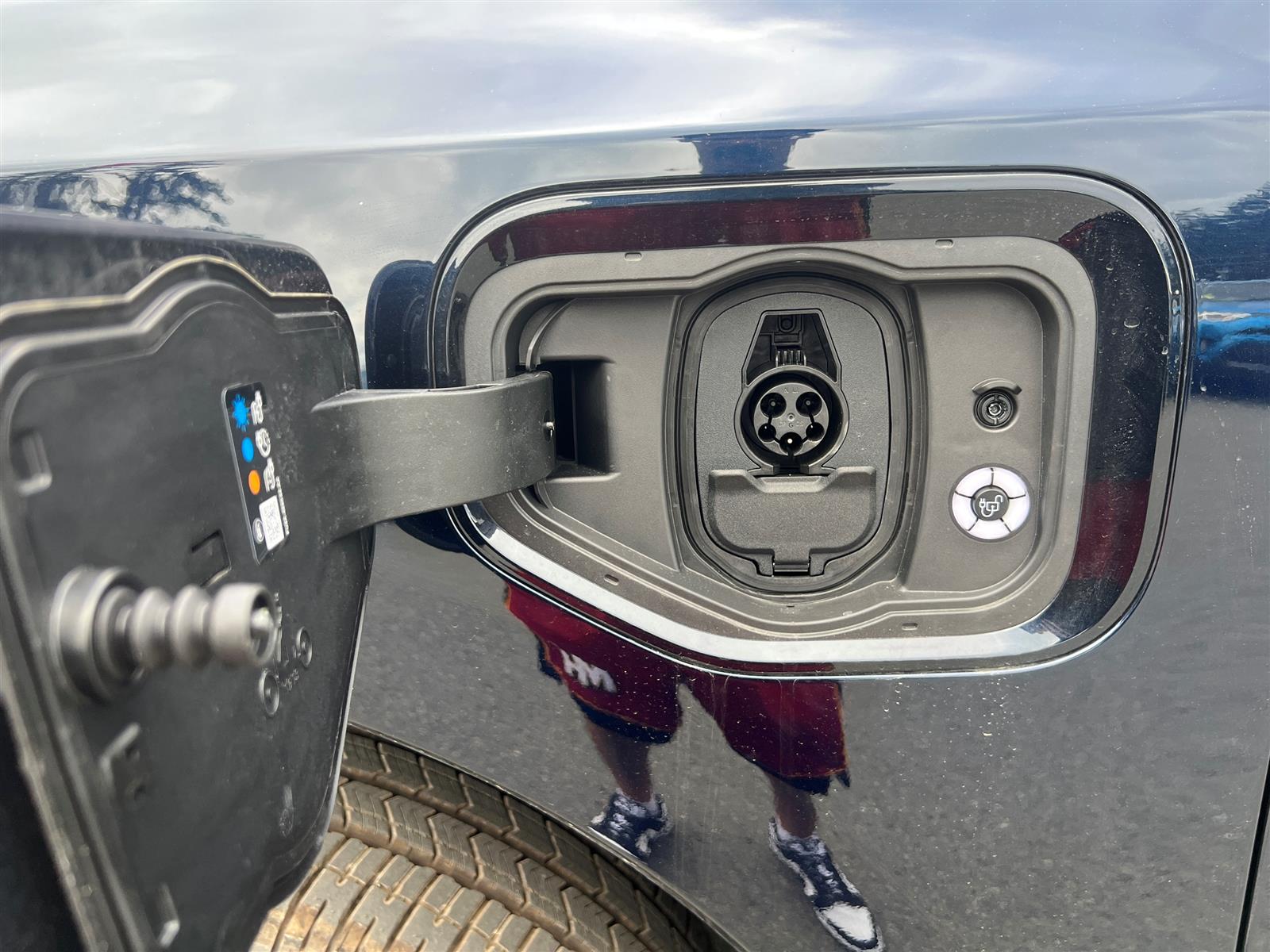 2025 Ford F-150 Lightning XLT 98 KWH Std Battery SuperCrew - Thumbnail 14