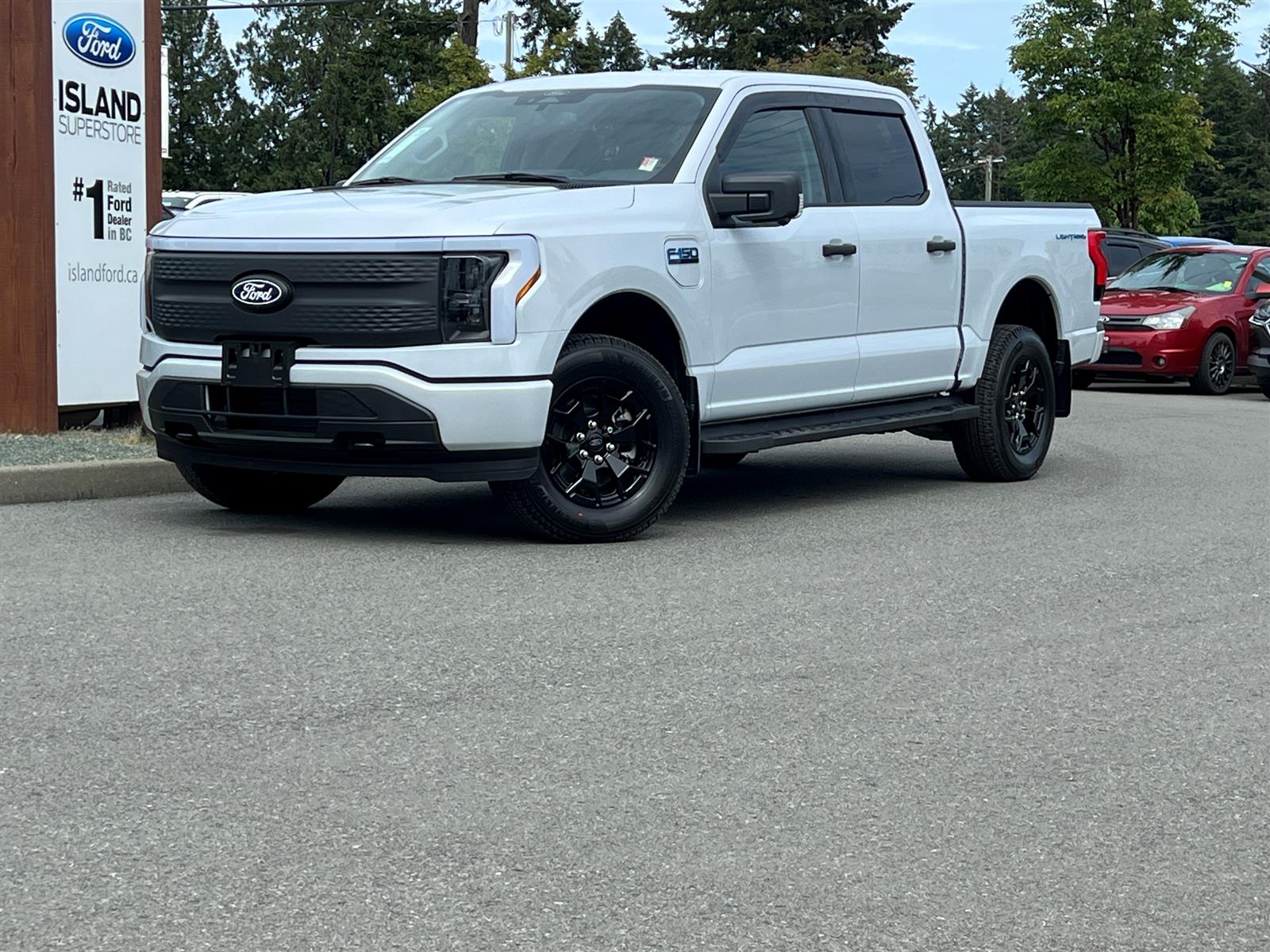 2025 Ford F-150 Lightning XLT 98 KWH Std Battery SuperCrew - Thumbnail 30