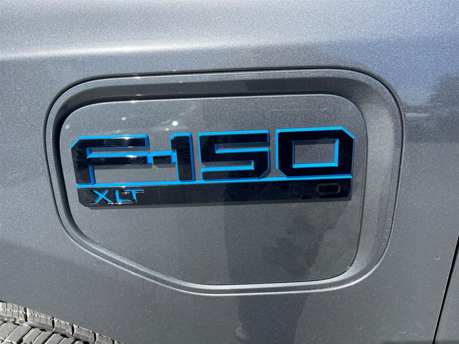 2025 Ford F-150 Lightning XLT 98 KWH Std Battery SuperCrew - Thumbnail 12