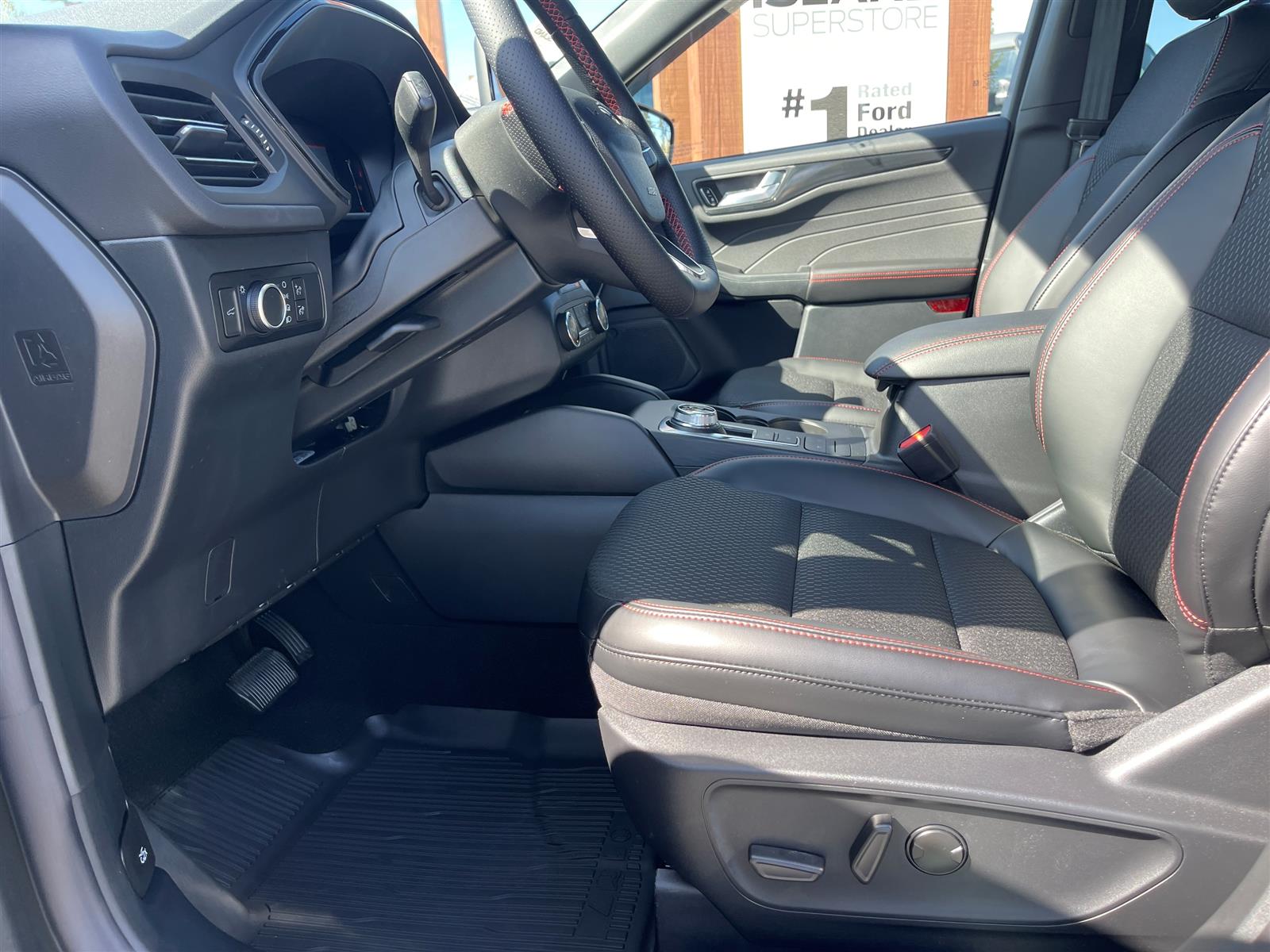 2025 Ford Escape ST SELECT AWD - Thumbnail 18