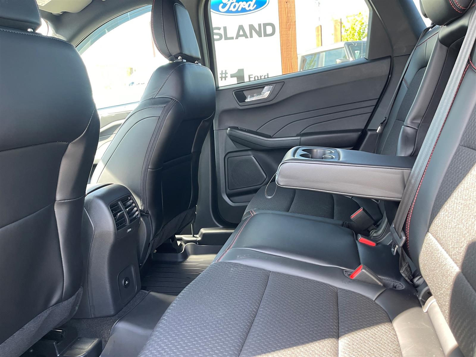 2025 Ford Escape ST SELECT AWD - Thumbnail 19