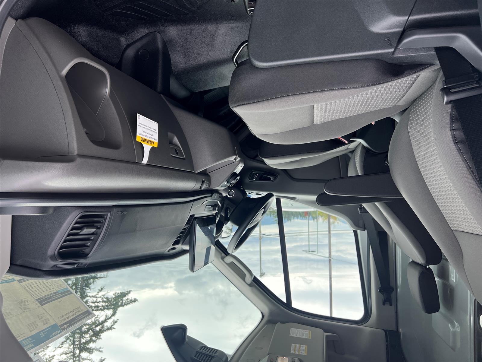 2025 Ford E-Transit Cargo Van E-Transit Cargo Van XL Mid Roof RWD - Thumbnail 22