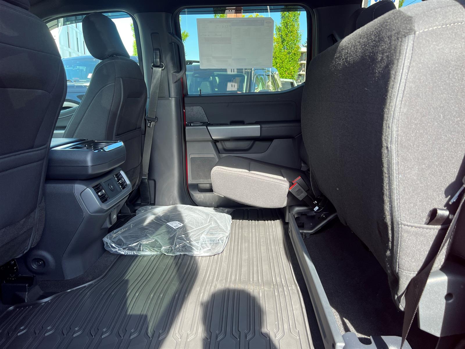 2025 Ford F-150 XLT 301A 3.5L SuperCrew - Thumbnail 21
