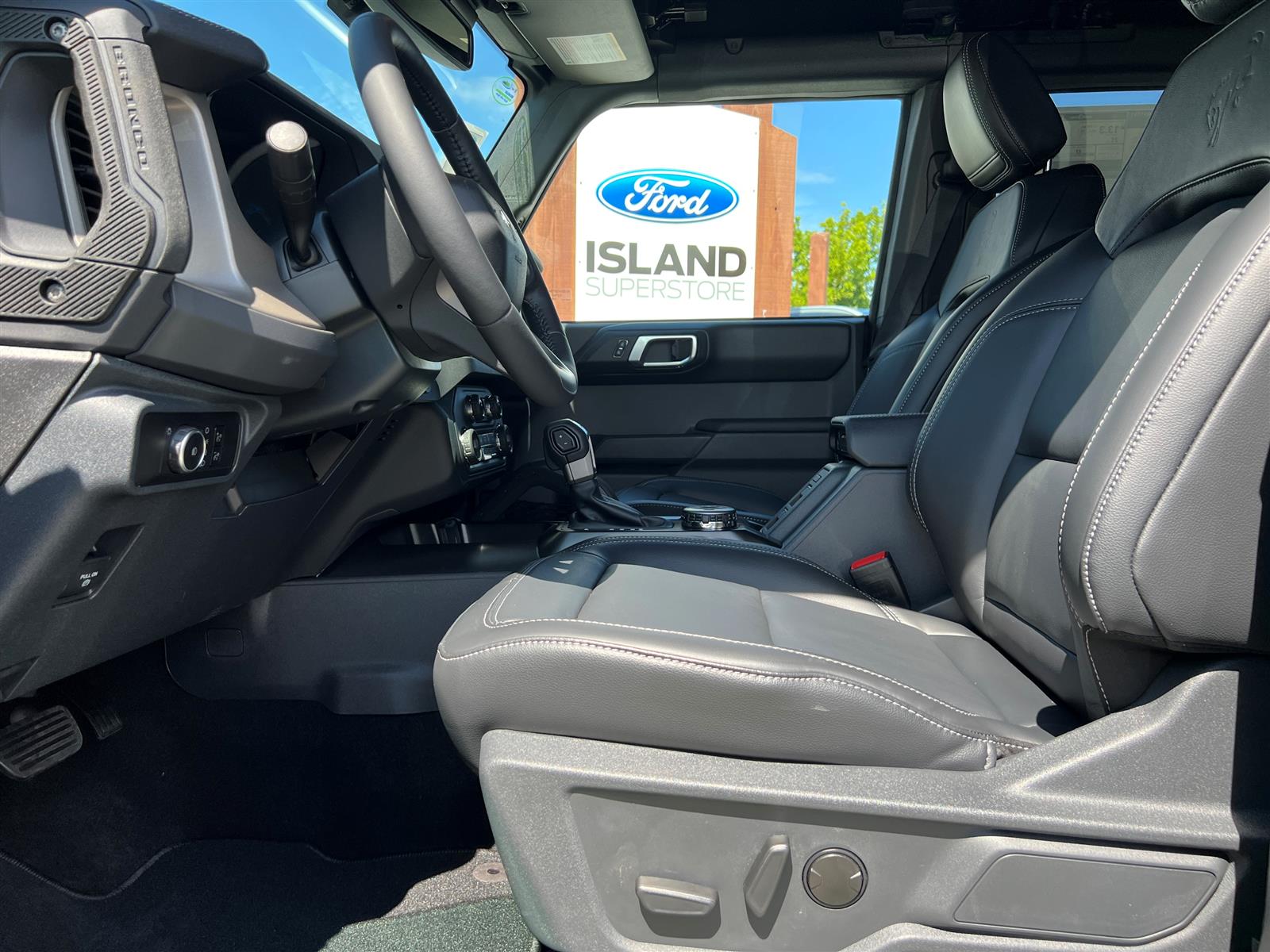 2025 Ford Bronco Outer Banks 4 Door 4x4 - Thumbnail 20