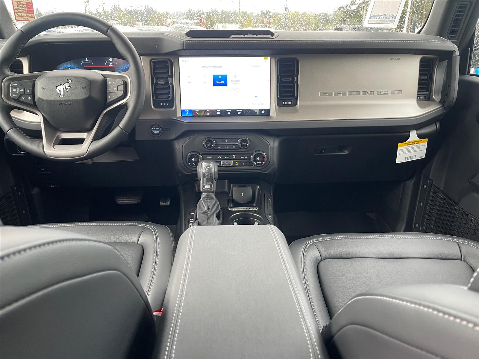 2025 Ford Bronco Outer Banks 4 Door 4x4 - Thumbnail 14