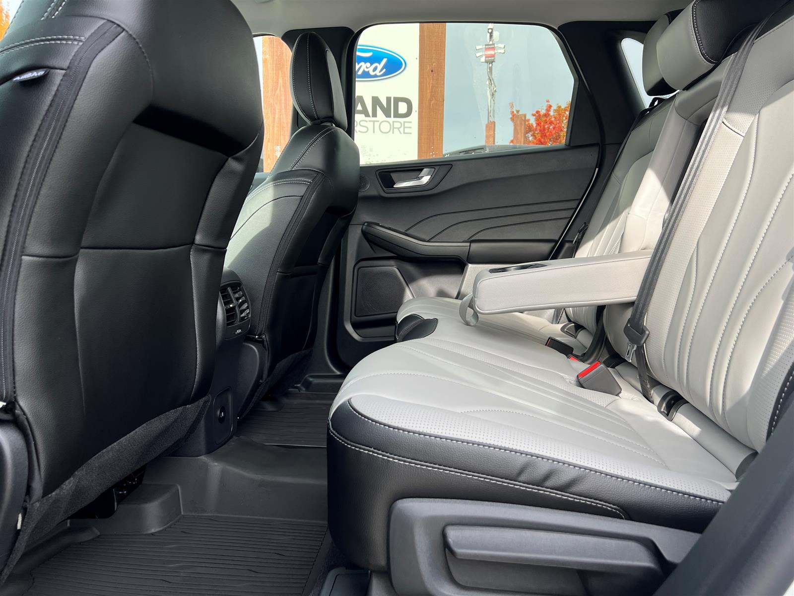 2026 Ford Escape PHEV FWD - Thumbnail 23