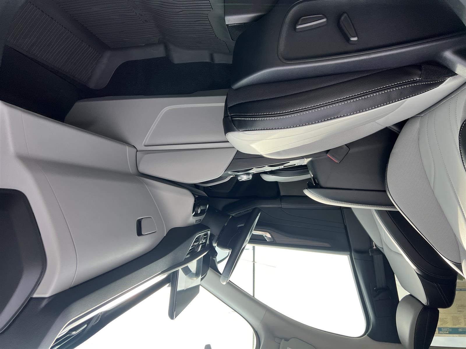 2026 Ford Escape PHEV FWD - Thumbnail 26