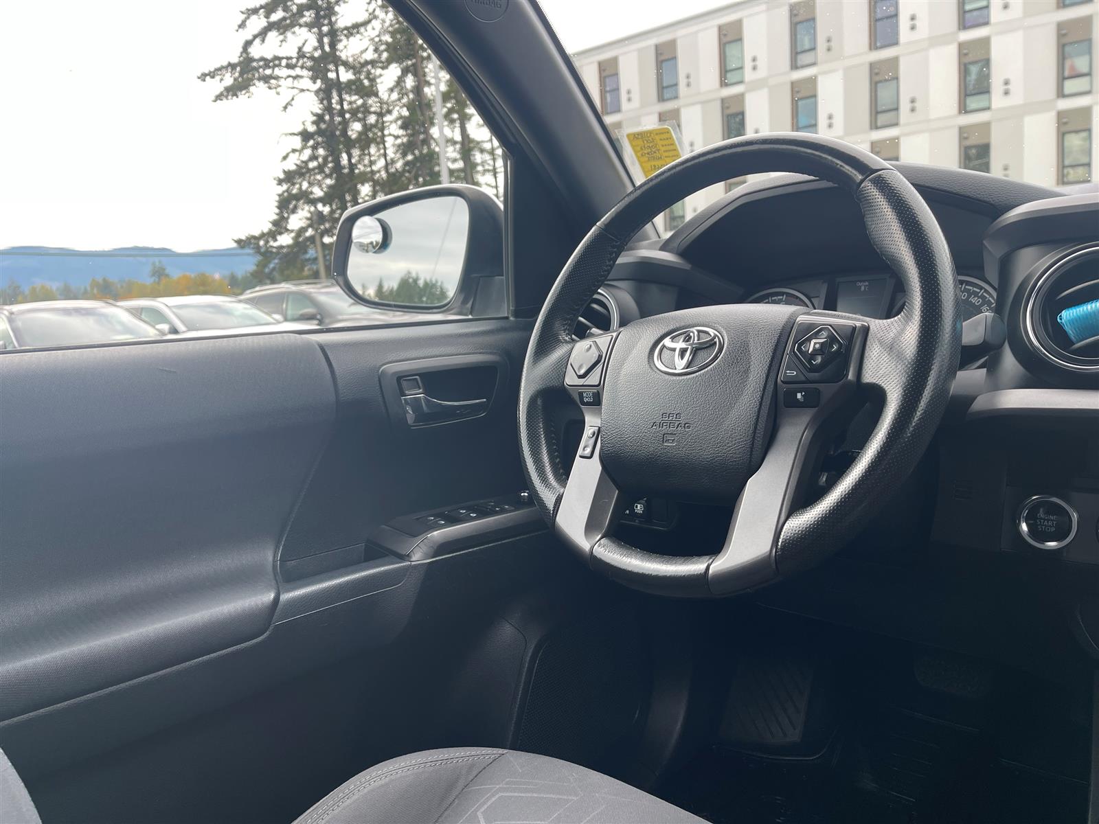 2017 Toyota Tacoma Heated Seats | Dual Climate Ctrl | USB Ports - Thumbnail 13