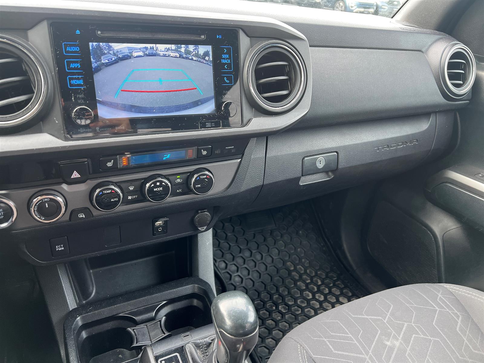 2017 Toyota Tacoma Heated Seats | Dual Climate Ctrl | USB Ports - Thumbnail 16