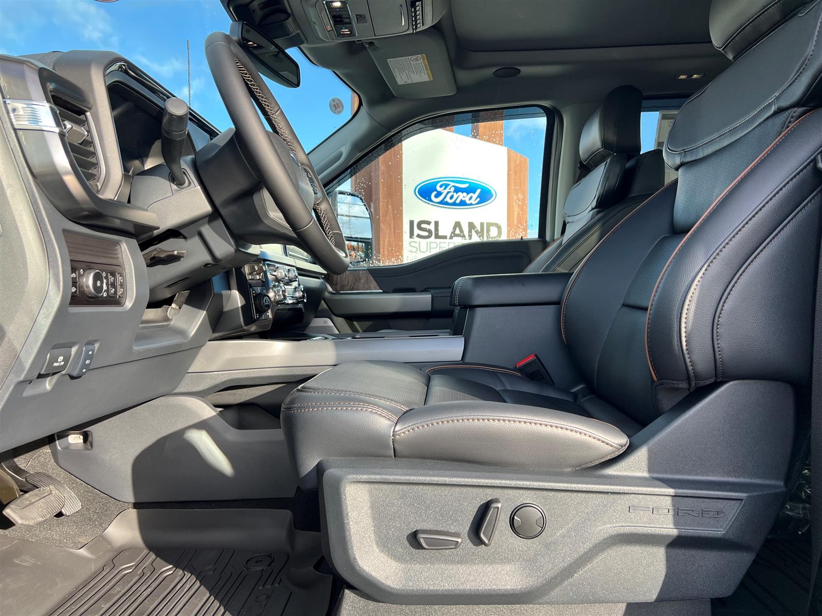 2026 Ford F-350 LARIAT 618A 6.7L Diesel SuperCrew - Thumbnail 20