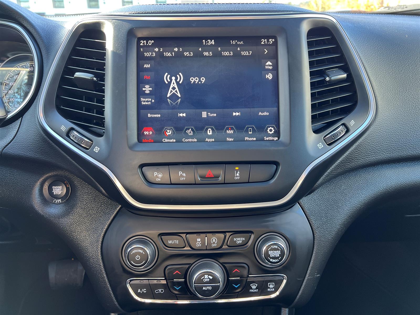 2023 Jeep Cherokee Drive Modes | Dual Moonroof | Dual Climate Ctrl - Thumbnail 18