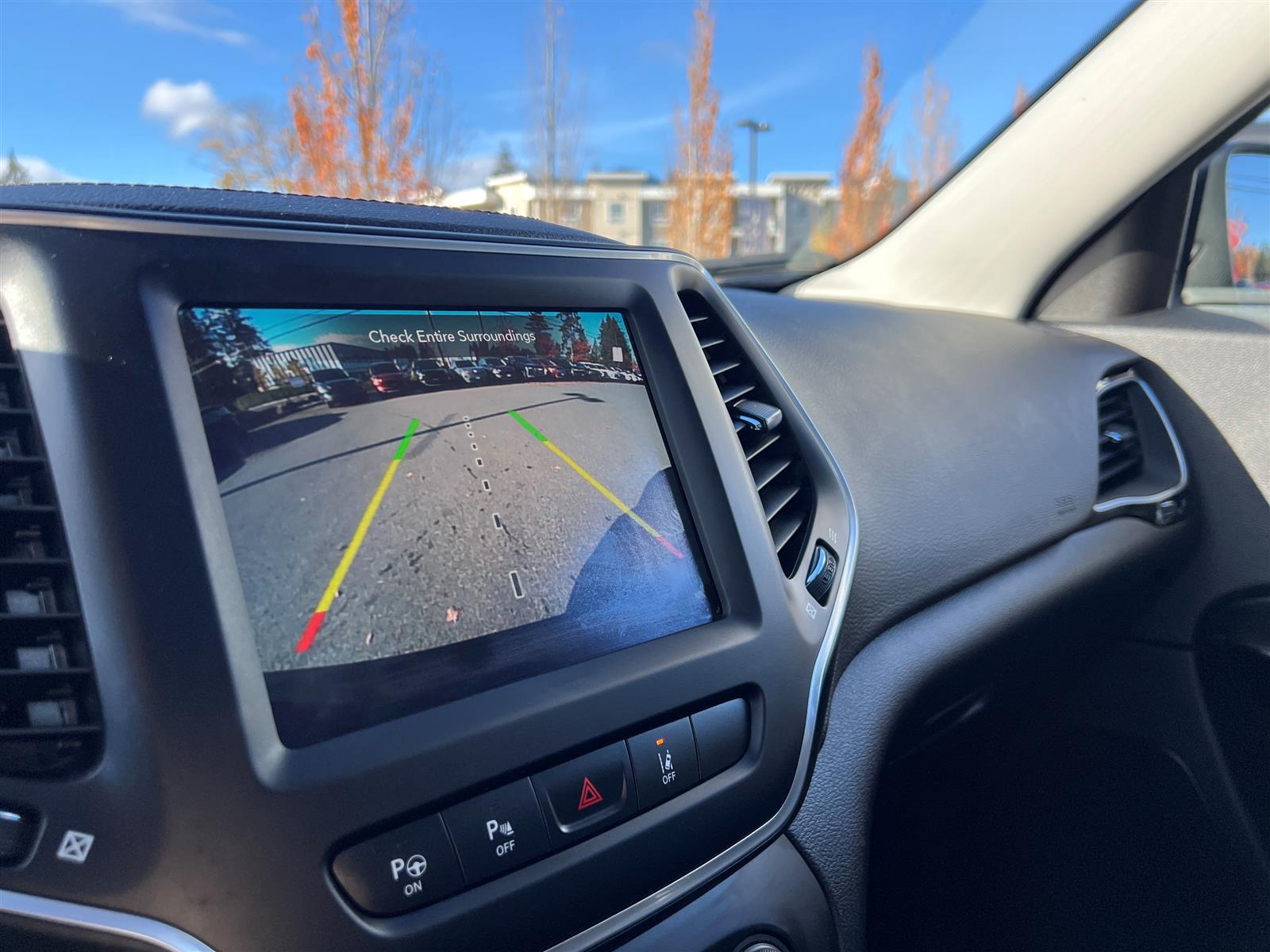 2023 Jeep Cherokee Drive Modes | Dual Moonroof | Dual Climate Ctrl - Thumbnail 19