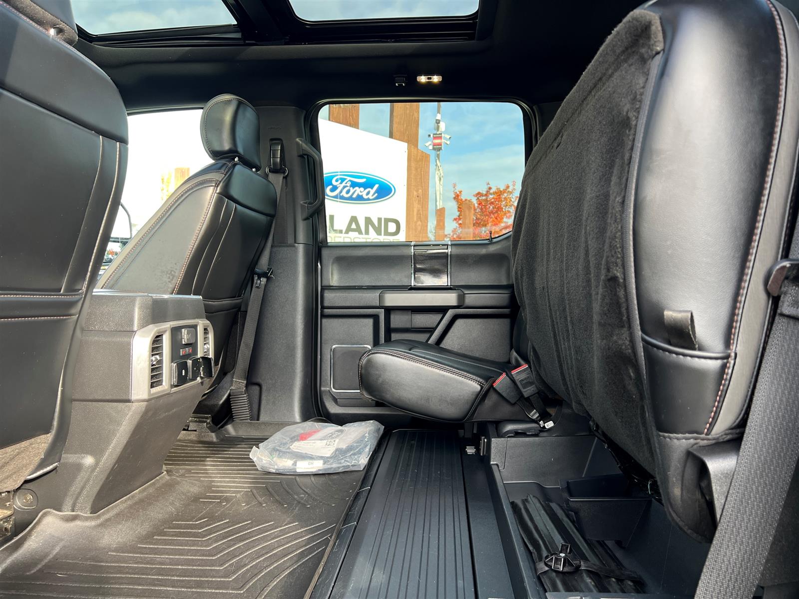 2021 Ford F-350 Twin Moonroof | Trailer Tow Pkg | FX4 Off Road Pkg - Thumbnail 23