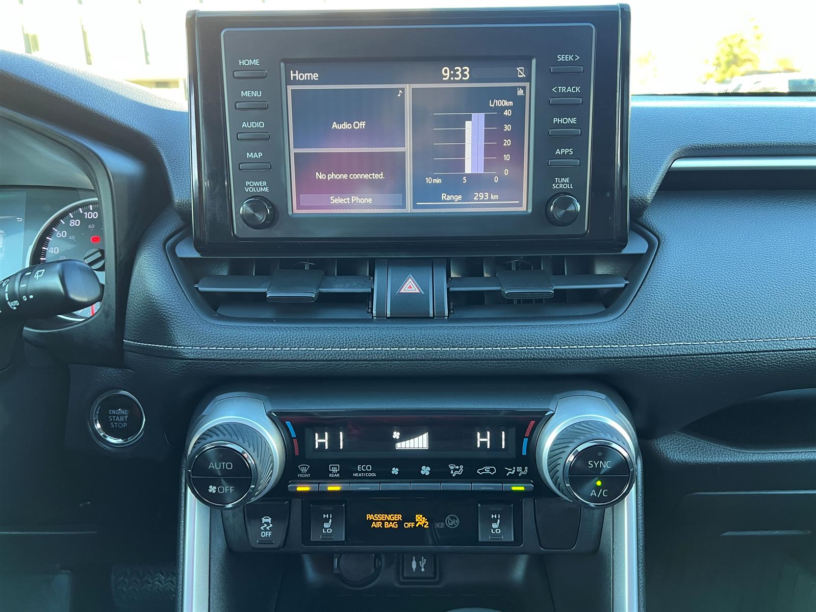 2019 Toyota RAV4 Heated Seats | Bluetooth | Blind Spot Monitor - Thumbnail 18