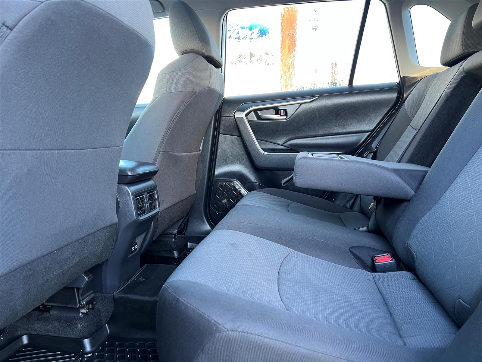 2019 Toyota RAV4 Heated Seats | Bluetooth | Blind Spot Monitor - Thumbnail 22