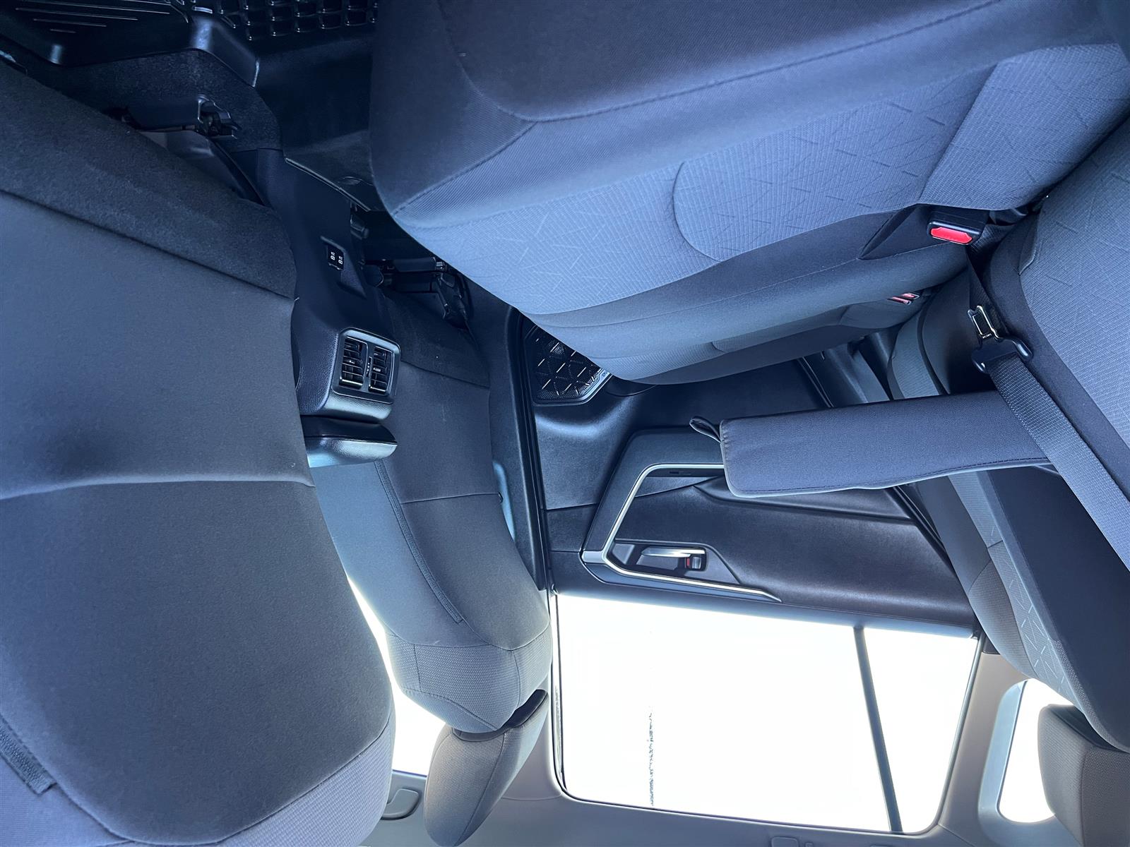 2019 Toyota RAV4 Heated Seats | Bluetooth | Blind Spot Monitor - Thumbnail 24