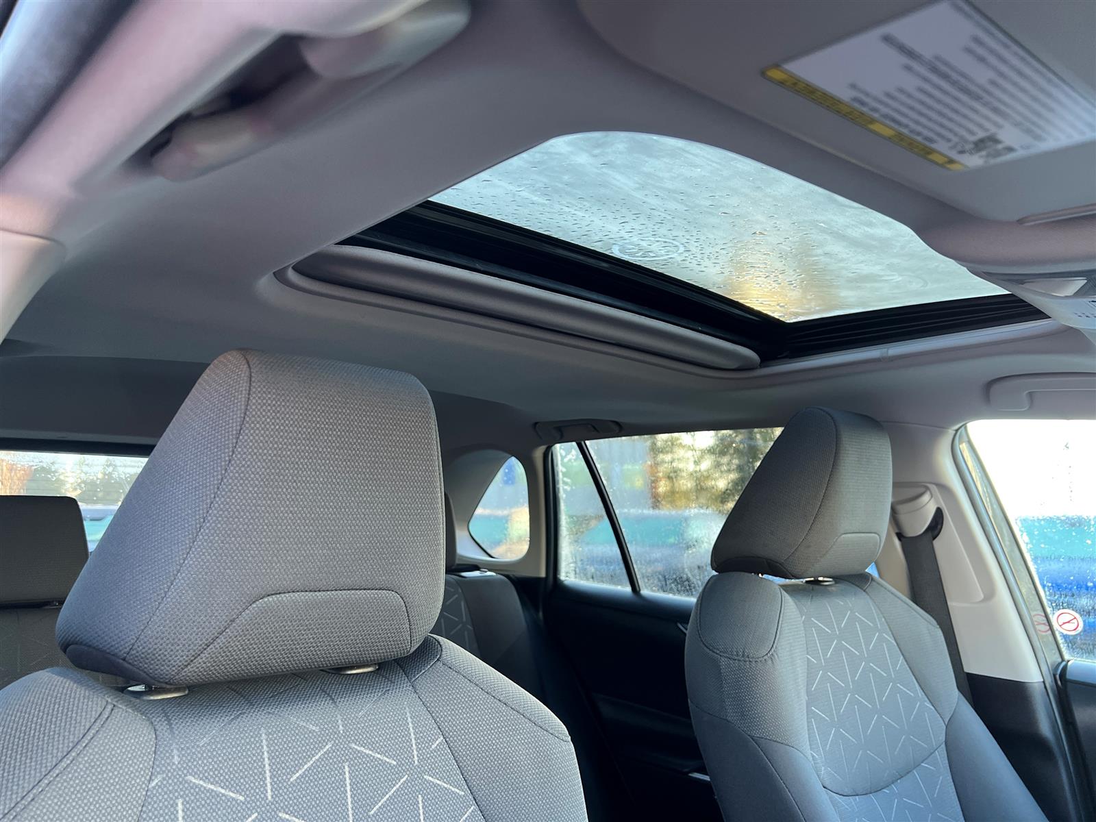 2019 Toyota RAV4 Heated Seats | Bluetooth | Blind Spot Monitor - Thumbnail 26