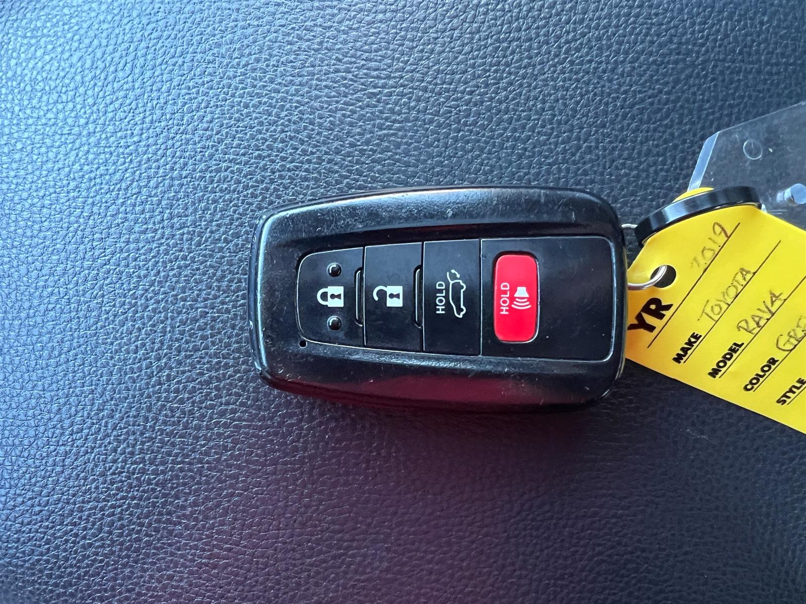 2019 Toyota RAV4 Heated Seats | Bluetooth | Blind Spot Monitor - Thumbnail 29