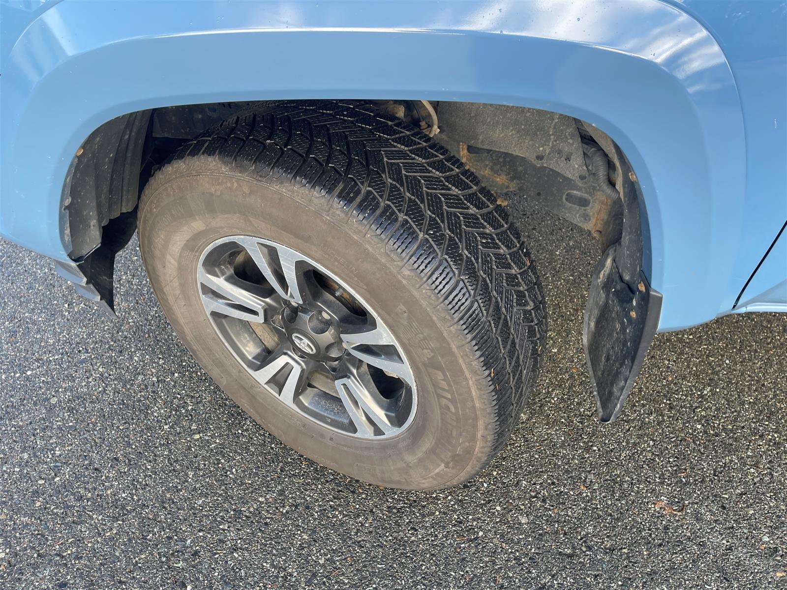 2019 Toyota Tacoma Canopy | Heated Front Seats | Dual Climate Control - Thumbnail 13