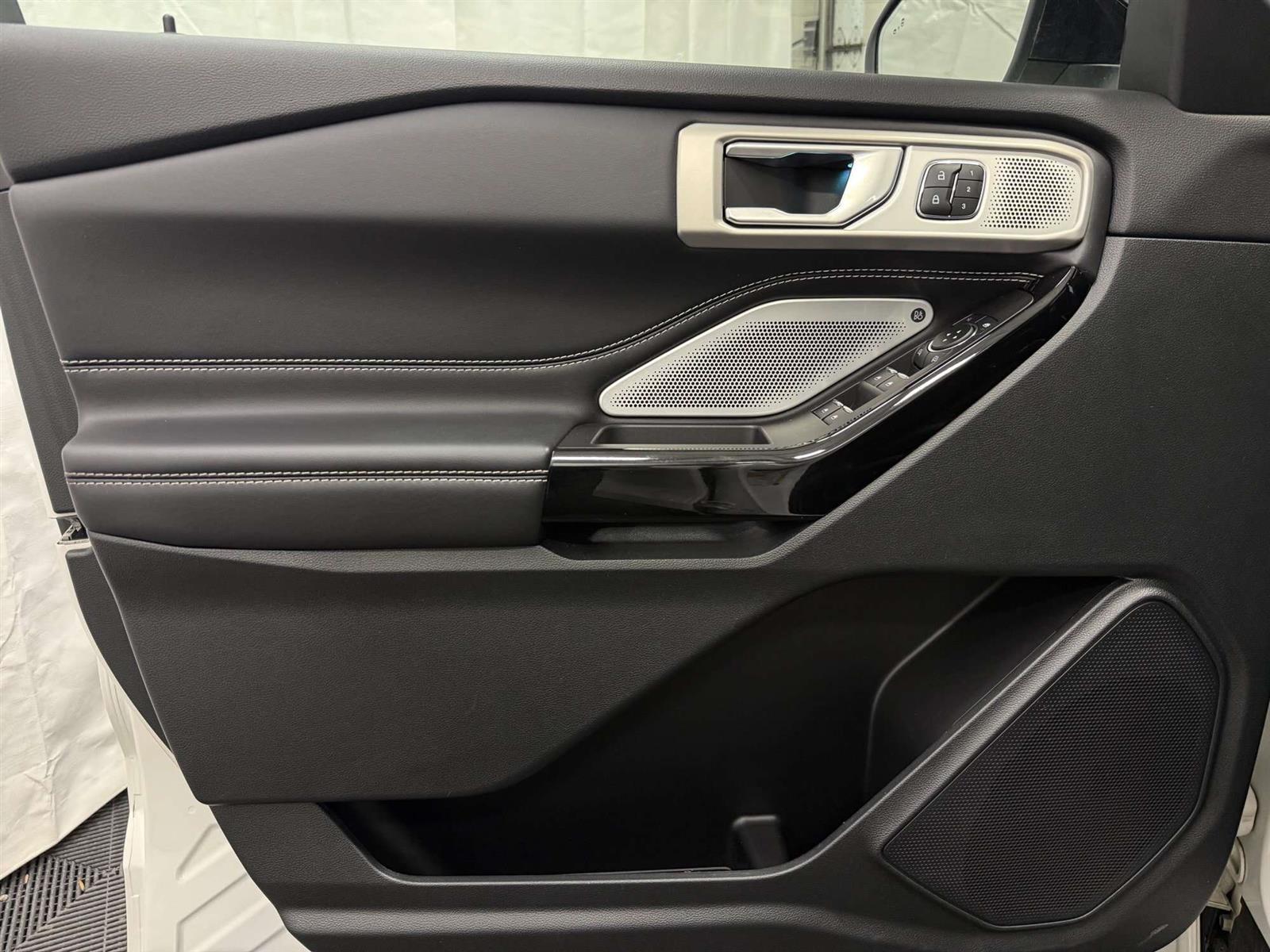 2023 Ford Explorer ST HIGH/TECH PKG | SUNROOF | HTD/CLD LEATHER - Thumbnail 18