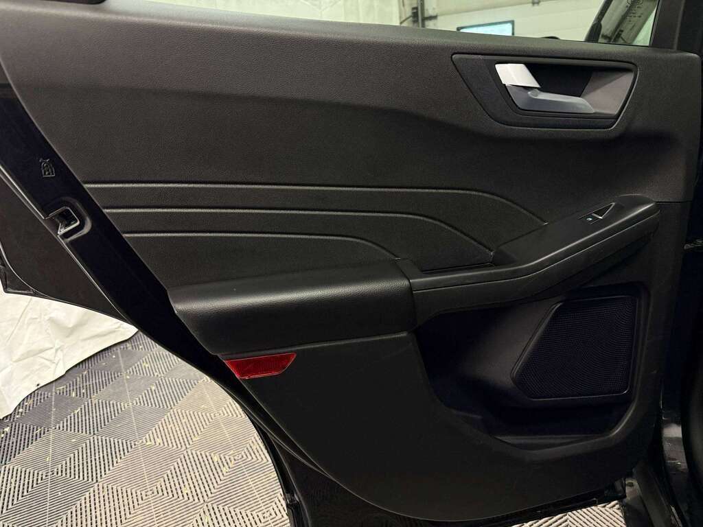 2024 Ford Escape ST-LINE SELECT TECH PKG | SUNROOF | LANE KEEP - Thumbnail 37
