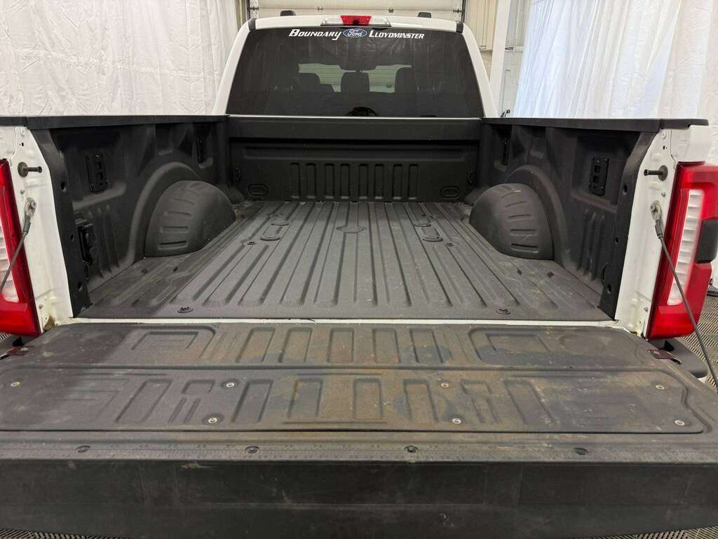 2025 Ford F-350 LARIAT 618A | HEATED/COLD LEATHER | 5TH WHEEL PREP - Thumbnail 15